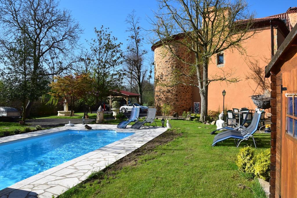 Chateau Des Aiguilles Saint-Remy-de-Chargnat Экстерьер фото