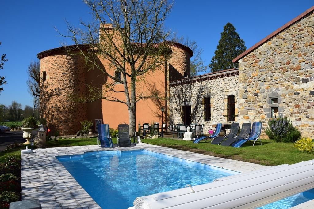 Chateau Des Aiguilles Saint-Remy-de-Chargnat Экстерьер фото
