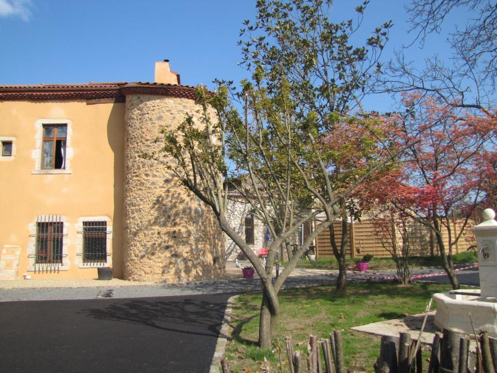 Chateau Des Aiguilles Saint-Remy-de-Chargnat Экстерьер фото