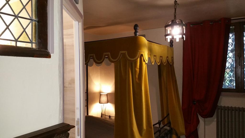 Chateau Des Aiguilles Saint-Remy-de-Chargnat Экстерьер фото
